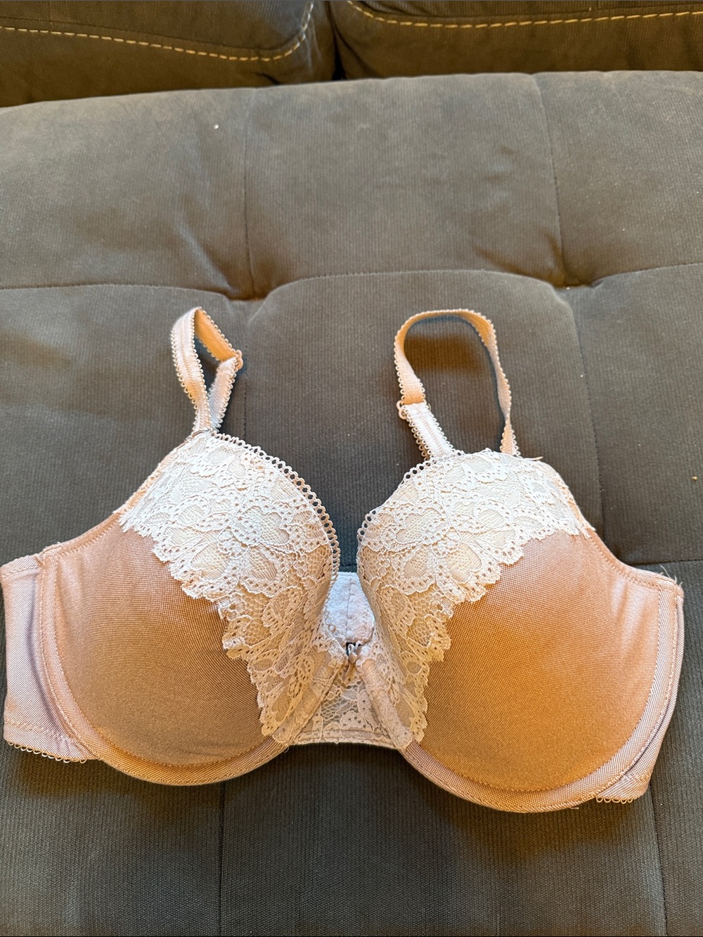 Lace-Trim Padded Underwire Bra in Mauve
